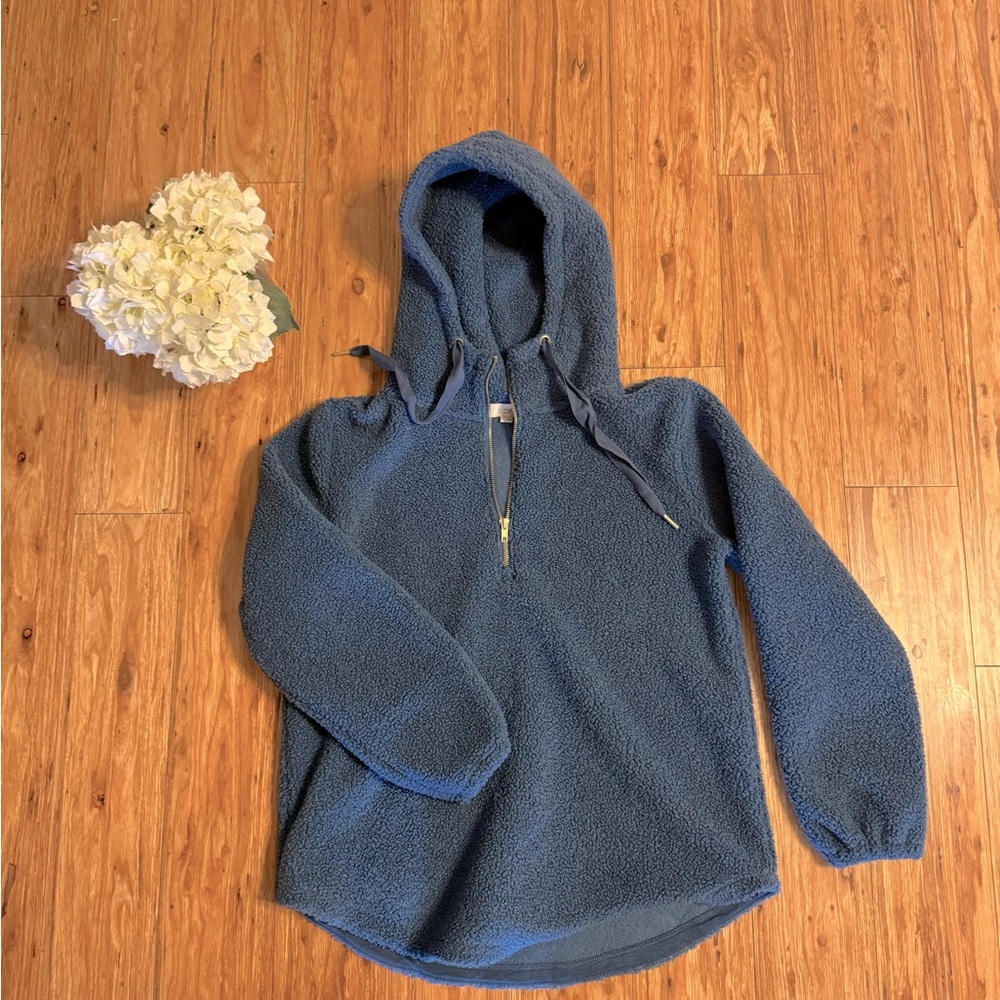 NWOT Super soft Loft sweater